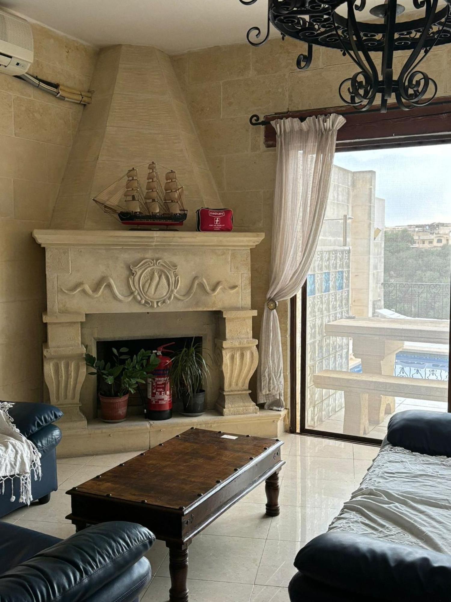 Gozo Island Escape Sleeps 4 With Private Bathroom Ghajn il-Kbira (Gozo) Exterior foto